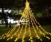 ESCAPE LED 9 TIRAS NAVIDAD
(3.5 METROS CADA TIRA + 32CM ESTRELLA)
BLANCO CALIDO
(CON TRANSFORMADOR A 220V)